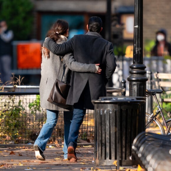 Exclusif - Katie Holmes et son compagnon Emilio Vitolo Jr. sont allés au musée en amoureux à New York le 1er décembre 2020 