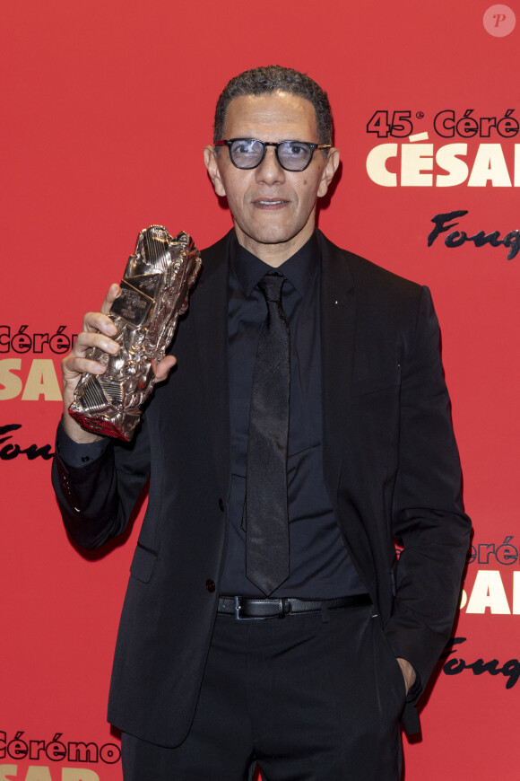 Roschdy Zem (César du meilleur acteur pour le rôle de Yacoub Daoud dans "Roubaix, une lumière") - Photocall du dîner de la 45ème cérémonie des César au Fouquet's à Paris. Le 28 février 2020 © Pierre Perusseau / Bestimage 