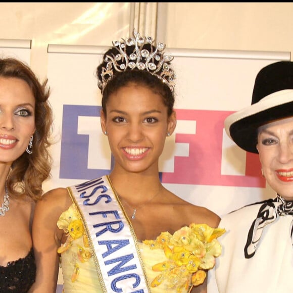 Sylvie Tellier, Geneviève de Fontenay lors de l'élection de Chloé Mortaud, Miss France 2009.