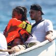 Matt Pokora et sa compagne Christina Milian et leur fils Isaiah sont allés déjeuner avec des amis au restaurant de plage Le Layet au Lavandou le 20 juillet 2020.