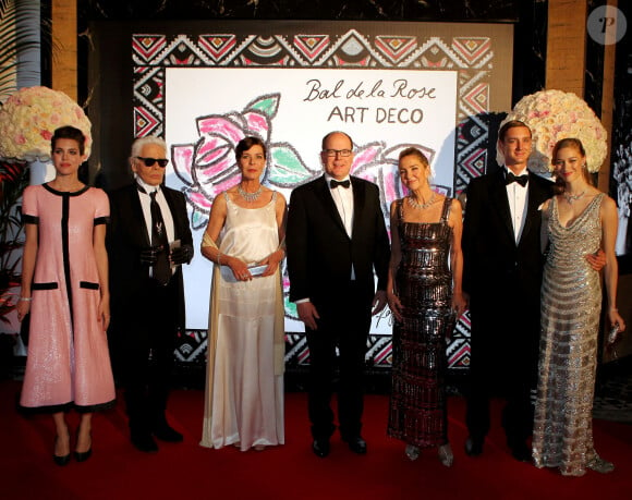 Charlotte Casiraghi, Karl Lagerfeld, la princesse Caroline de Hanovre, le prince Albert II de Monaco, Paola Marzotto (mère de Béatrice Borroméo), Pierre Casiraghi et Béatrice Borroméo - Bal de la Rose à Monaco le 28 mars 2015