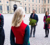 Exclusif - La princesse Sofia de Suède (enceinte) et le prince Carl Philip de Suède lors de la distribution des arbres de Noël au palais royal de Stockholm. Le 16 décembre 2020