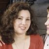 En France, à Paris, Rika Zarai chez elle avec sa fille Yael dans sa maison Villa Montmorency le 3 juin 1991.