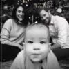Meghan Markle, duchesse de Sussex, le prince Harry et leur fils Archie réunis au pied du sapin pour leur première carte de voeux en famille à l'occasion de Noël 2019.