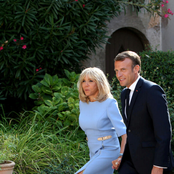 Le président Emmanuel Macron et la première dame Brigitte Macron - Le président de la République française reçoit le président de la fédération de Russie au fort de Brégançon le 19 août 2019. © Luc Boutria / Nice Matin / Bestimage 