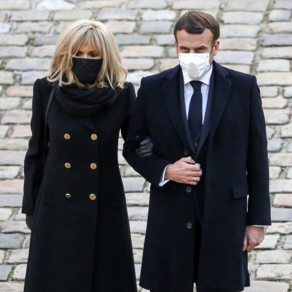 Le président de la république, Emmanuel Macron accompagné de la première dame Brigitte Macron lors de l'hommage national rendu à Daniel Cordier aux Invalides, à Paris, automne 2020, Paris. © Stéphane Lemouton / Bestimage