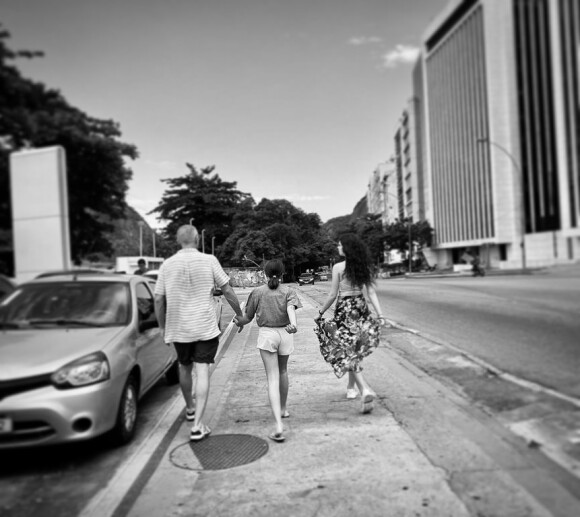 Vincent Cassel avec ses filles en vacances, photo dévoilée sur Instagram le 29 juillet 2020