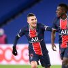 Idrissa Gueye et Marco Verratti - Match de football de ligue 1 Uber Eats Paris SG contre Strasbourg (4-0) au Parc des Princes à Paris le 23 décembre 2020. © Philippe Lecoeur / Panoramic / Bestimage