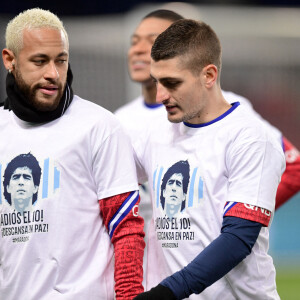 Neymar Jr et Marco Verratti rendent hommage à Diego Maradona - Match de football, Paris Saint Germain (PSG) vs Bordeaux (2-2) - Ligue 1 Uber Eats au Parc des Princes le 28 novembre 2020. © Philippe Lecoeur / Panoramic / Bestimage