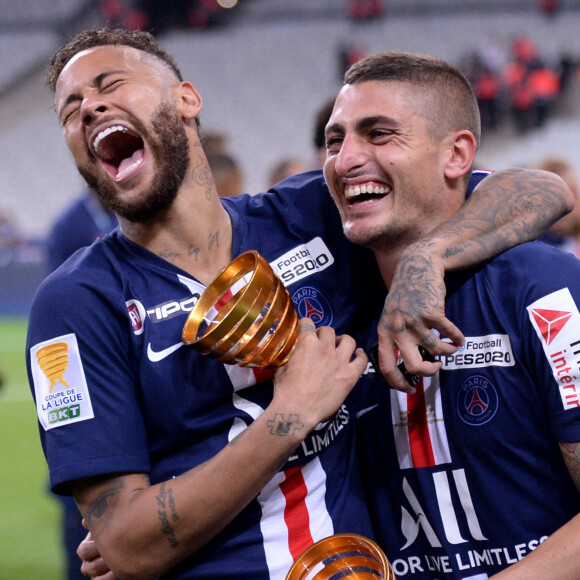 Neymar Jr et Marco Verratti - Finale de la Coupe de la Ligue 2020 "PSG - OL (6-5 TOB)" au Stade de France à Saint-Denis. Le PSG remporte la 9e Coupe de la Ligue de son histoire. Saint-Denis.