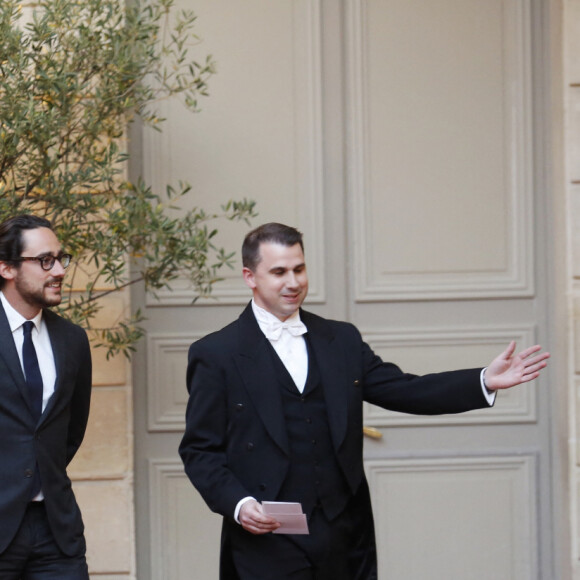 Ségolène Royal, ministre de l'environnement, de l'énergie et de la mer, chargée des relations internationales sur le climat et ses enfants Clémence Hollande, et Thomas Hollande accompagné de sa compagne Emilie Broussouloux - Le président de la République française reçoit le président de la République de Guinée pour un dîner d'état au palais de l'Élysée à Paris, France, le 11 avril 2017. © Denis Allard/Pool/Bestimage