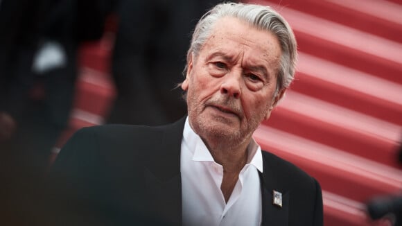 Alain Delon "laissé pour compte" par ses parents, rares confidences de son frère