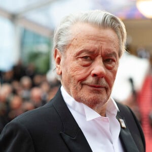 Exclusif - Alain Delon - Arrivée des people à la montée des marches du film "A Hidden Life" lors du 72ème Festival International du Film de Cannes, le 19 mai 2019. 