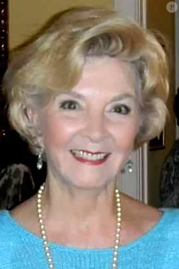 Barbara Guthrie Lay sur Facebook. Déclarée morte de la Covid-19, l'ancienne Miss Virginia est désormais revenue à la vie, à la surprise des médecins.