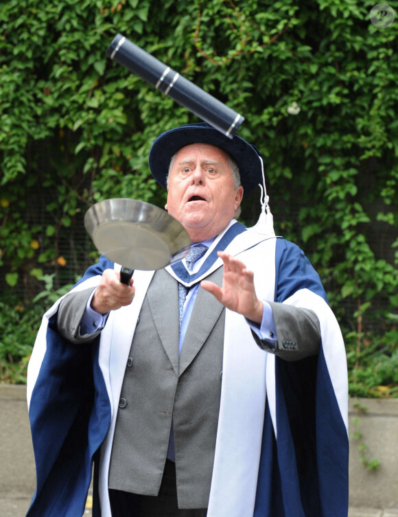 Le chef étoilé Albert Roux est mort à l'âge de 85 ans.