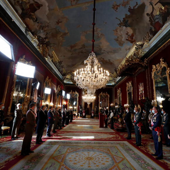 Le roi Felipe VI d'Espagne et la reine Letizia assistent à la réception des voeux aux personnels militaires au palais royal à Madrid. Le 6 janvier 2021.