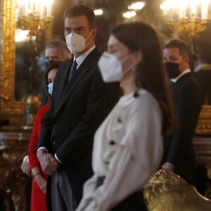 Le roi Felipe VI d'Espagne et la reine Letizia assistent à la réception des voeux aux personnels militaires au palais royal à Madrid. Le 6 janvier 2021.