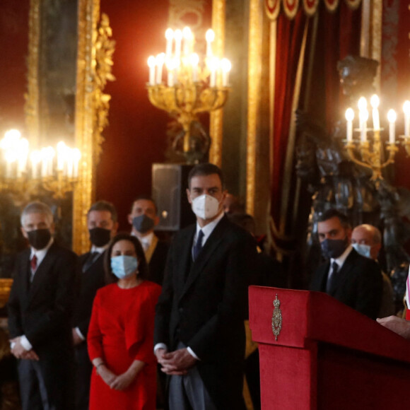 Le roi Felipe VI d'Espagne et la reine Letizia assistent à la réception des voeux aux personnels militaires au palais royal à Madrid. Le 6 janvier 2021.