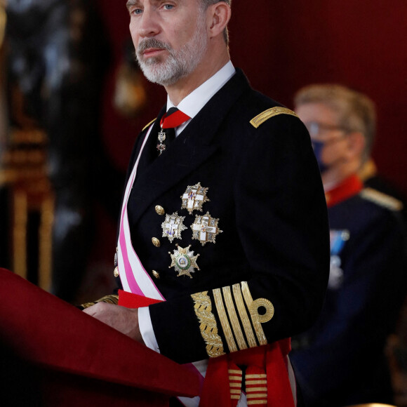 Le roi Felipe VI d'Espagne et la reine Letizia assistent à la réception des voeux aux personnels militaires au palais royal à Madrid. Le 6 janvier 2021.