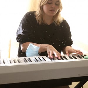 Exclusif - Louane présente son dernier album " Joie de vivre " Le 21 octobre 2020.