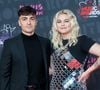 Louane Emera et son compagnon Florian Rossi posent à deux pour la première fois lors des NRJ Music Awards, à Paris.