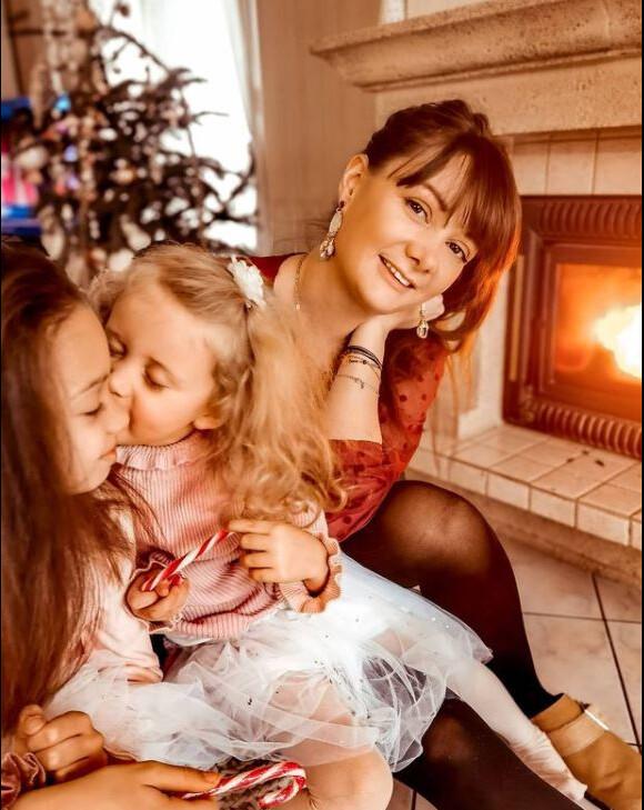 Alexandra de "Koh-Lanta" avec ses filles, janvier 2021
