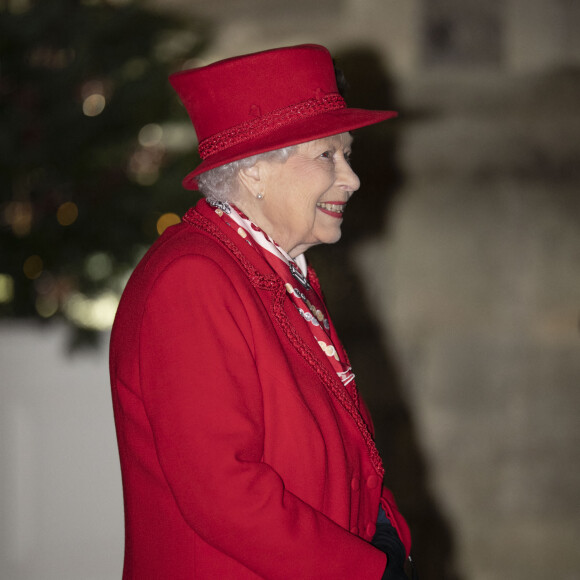 La reine Elisabeth II d'Angleterre - La famille royale se réunit devant le chateau de Windsor pour remercier les membres de l'Armée du Salut et tous les bénévoles qui apportent leur soutien pendant l'épidémie de coronavirus (COVID-19) et à Noël le 8 décembre 2020.