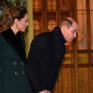 Catherine Kate Middleton, duchesse de Cambridge, le prince William, duc de Cambridge, la reine Elisabeth II d'Angleterre - La famille royale se réunit devant le chateau de Windsor pour remercier les membres de l'Armée du Salut et tous les bénévoles qui apportent leur soutien pendant l'épidémie de coronavirus (COVID-19) et à Noël le 8 décembre 2020.