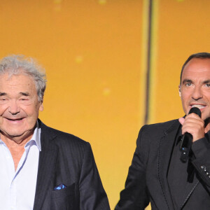 Pierre Perret et Nikos Aliagas - Enregistrement de l'émission "La Chanson secrète 7 " à la Scène musicale à Paris, qui sera diffusée le 15 janvier 2021 sur TF1. © Gaffiot-Moreau / Bestimage