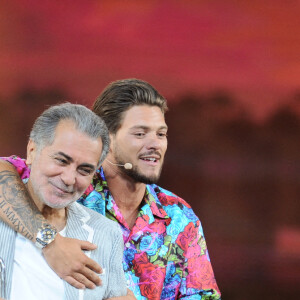 Exclusif - Rayane Bensetti, son oncle Djafaar, son cousin Mohammed - Surprises - Enregistrement de l'émission "La Chanson secrète 7 " à la Scène musicale à Paris, qui sera diffusée le 15 janvier 2021 sur TF1. © Gaffiot-Moreau / Bestimage