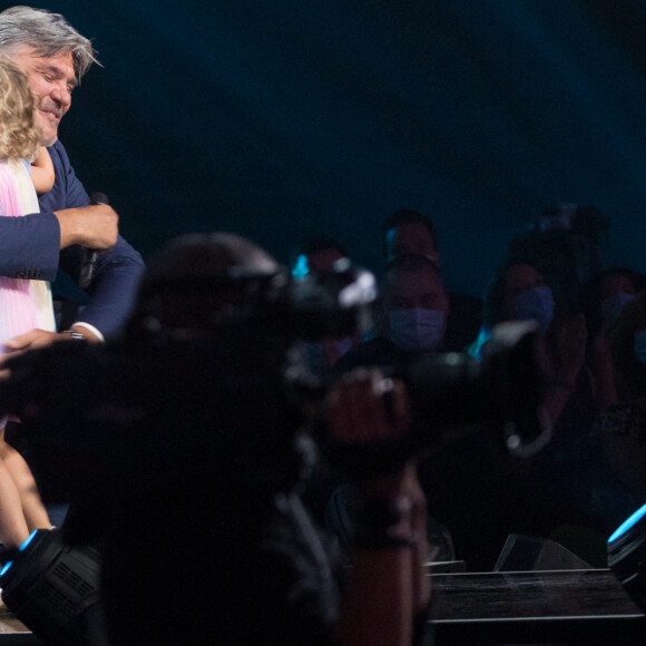 Exclusif - David Douillet et sa fille Blanche - Surprises - Enregistrement de l'émission "La Chanson secrète 7 " à la Scène musicale à Paris, qui sera diffusée le 15 janvier 2021 sur TF1. © Gaffiot-Moreau / Bestimage