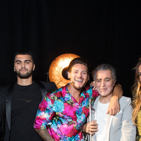 Exclusif - Rayane Bensetti, Vitaa, Kendji Girac, Djafaar, Hichem, Thomas, Mohammed (amis d'enfance) - Backstage de l'enregistrement de l'émission "La Chanson secrète 7 " à la Scène musicale à Paris, qui sera diffusée le 15 janvier 2021 sur TF1. © Gaffiot-Moreau / Bestimage 