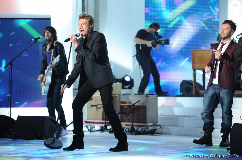 Johnny Hallyday et Christophe Maé - Enregistrement de l'émission Champs Elysées, au Studio Gabriel à Paris © Guillaume Gaffiot /Bestimage
