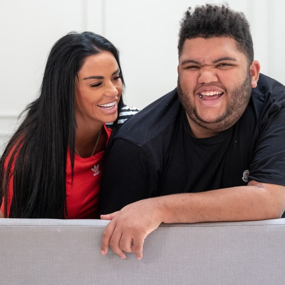 Katie Price et son fils Harvey. Janvier 2021.