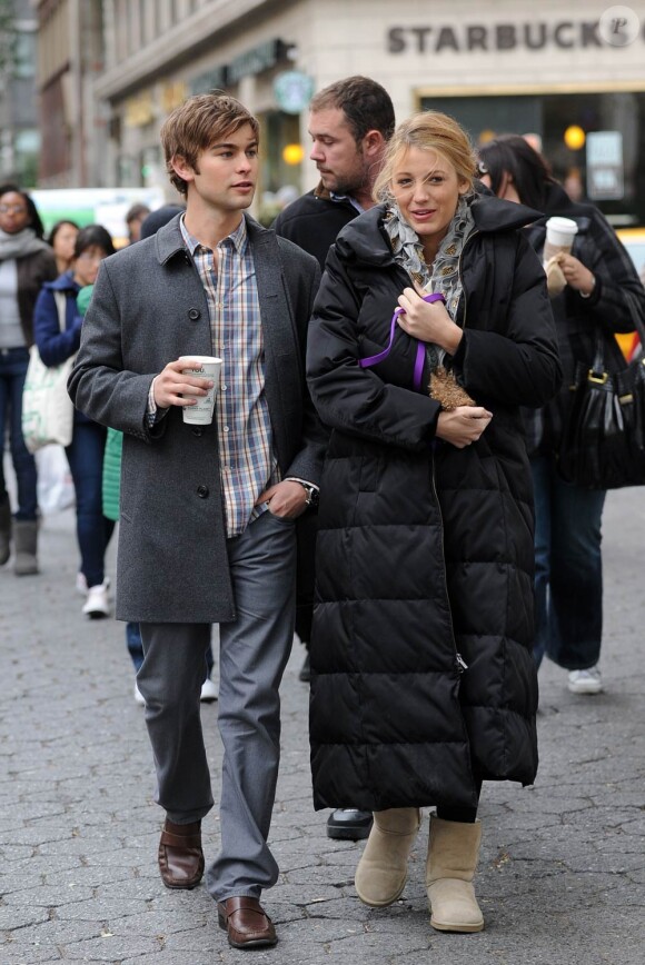 Blake Lively et Chace Crawford sur le tournage de la saison trois de Gossip Girl, le 14 octobre 2009
