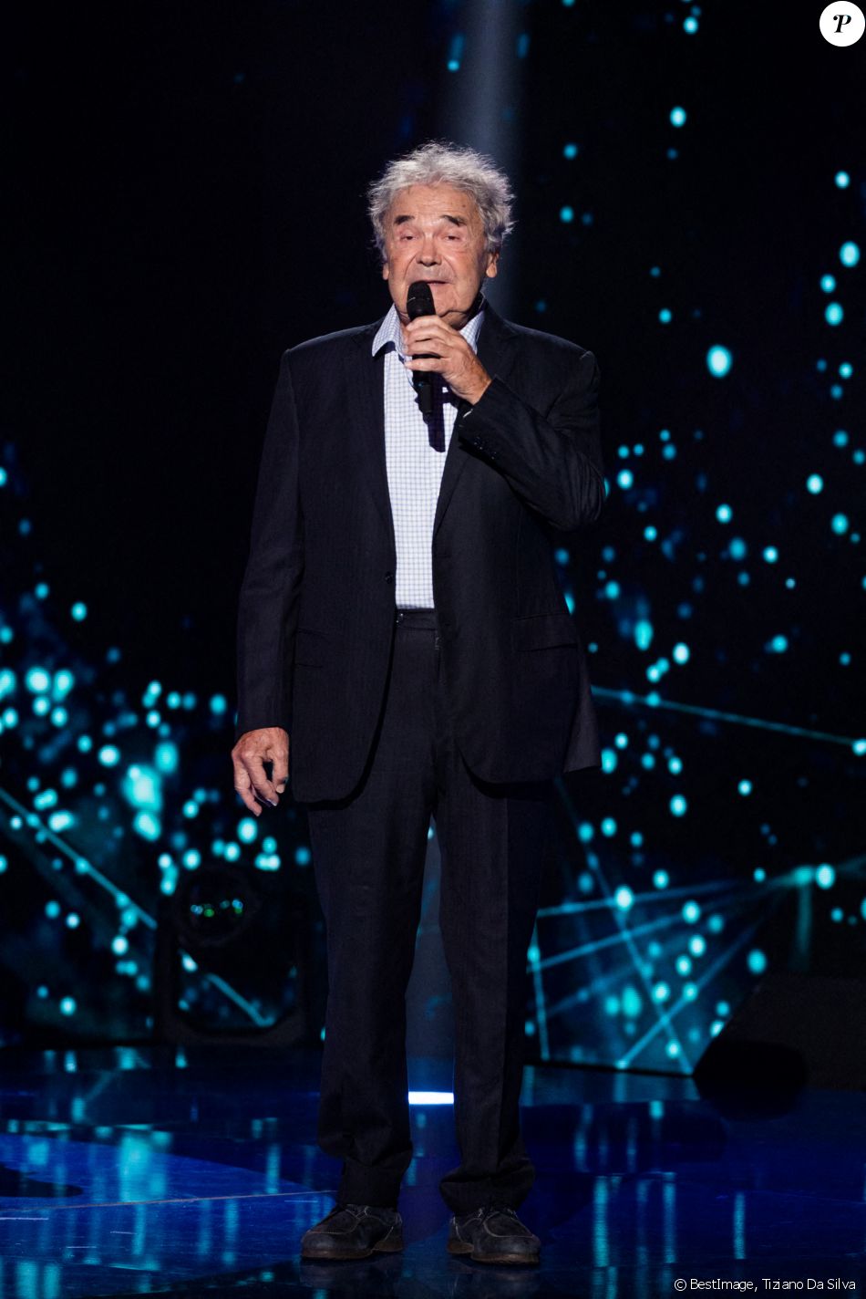 Exclusif - Pierre Perret - Surprise - Enregistrement de l'émission "La boite à secrets" N°6, présentée par Faustine Bollaert, diffusée sur France 3. Le 22 septembre 2020. © Tiziano Da Silva / Bestimage