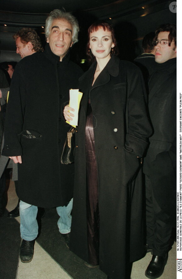 Gérard Darmon et Mathilda May à Paris en décembre 1996.