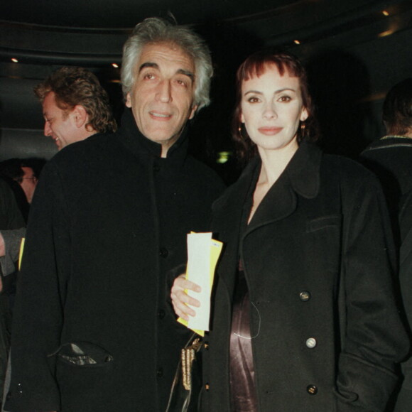Gérard Darmon et Mathilda May à Paris en décembre 1996.