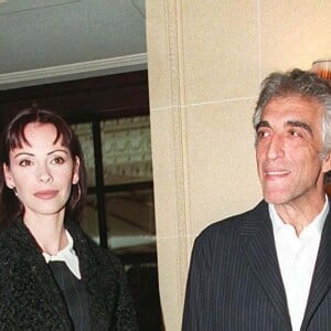 Gérard Darmon et Mathilda May à Paris en juillet 1996.