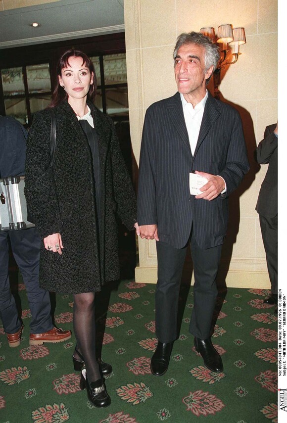 Gérard Darmon et Mathilda May à Paris en juillet 1996.