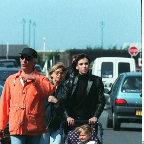 Gérard Darmon, Mathilda May et leur fille Sarah à Deauville en septembre 1995.