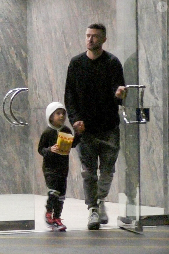 Justin Timberlake est allé au cinéma avec son fils Silas à Los Angeles, le 1er mars 2020.