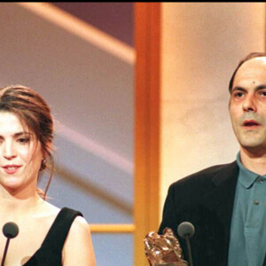 Archives- AGnès Jaoui et Jean Pierre Bacri - César du meilleur scénario pour "Smoking no Smoking" en 1994. 