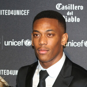 Anthony Martial et sa compagne Mélanie Da Cruz lors du dîner de gala "United For Unicef" à Manchester, le 15 novembre 2017.