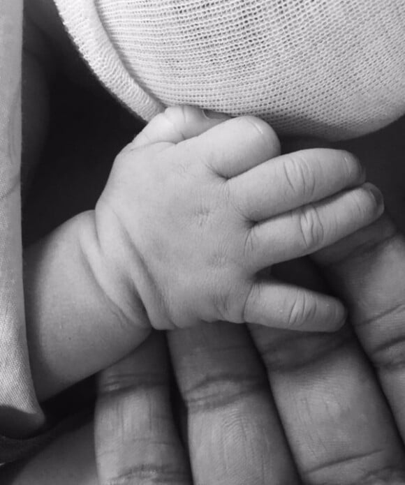 Nicolas Batum et sa compagne Aurélie (photo Instagram) sont devenus parents d'un petit garçon, Ayden Richard Batum, dans la nuit du jeudi 28 au vendredi 29 avril 2016.