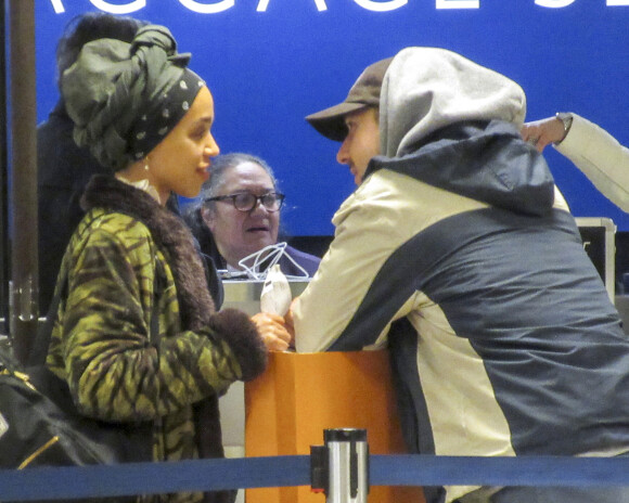 Exclusif - Shia LaBeouf et sa compagne FKA Twigs à l'aéroport de Salt Lake City, le 23 janvier 2019.