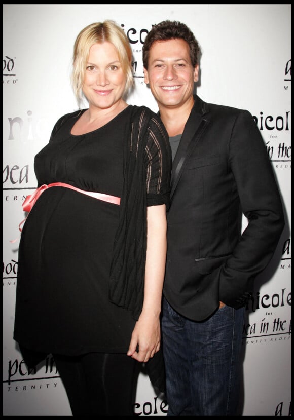 Alice Evans et Ioan Gruffud - Lancement de la nouvelle ligne de vêtements pour femmes enceintes "Nicole", pour le magasin "A pea in the pod" à Beverly Hills.