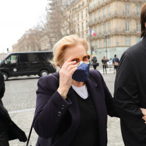 Sylvie Vartan et son mari Tony Scotti - Arrivées à la messe anniversaire à la mémoire de Pierre Cardin en l'église de La Madeleine à Paris. Le 29 janvier 2021  