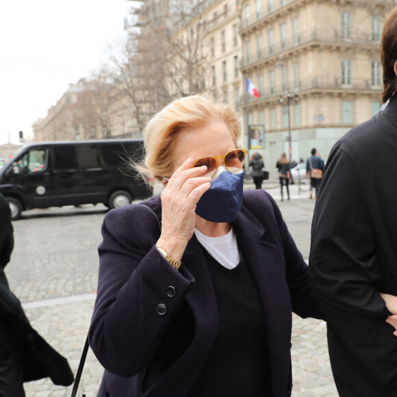 Sylvie Vartan et son mari Tony Scotti - Arrivées à la messe anniversaire à la mémoire de Pierre Cardin en l'église de La Madeleine à Paris. Le 29 janvier 2021  