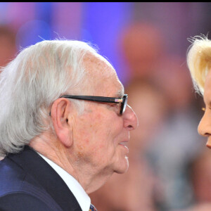 Archive - Pierre Cardin et Sylvie Vartan à Vivement Dimanche © Guillaume Gaffiot /Bestimage